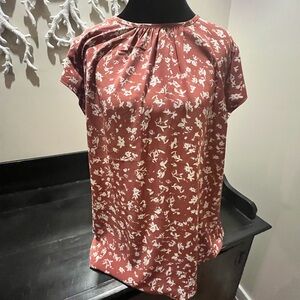 Fun2Fun Floral Short Sleeve Blouse | Stitch Fix | Excellent Condition